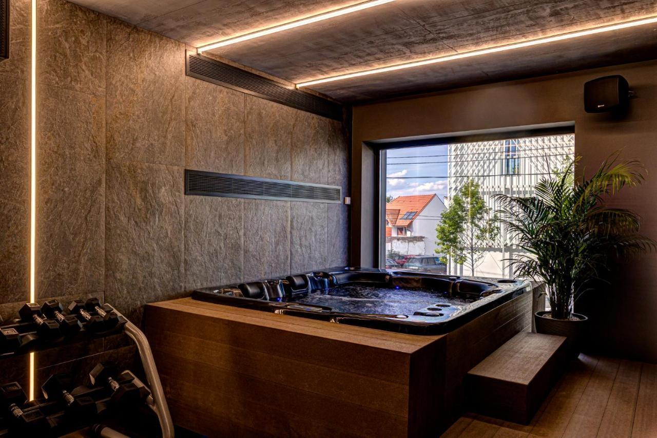 Hotel Vibre Cluj-Napoca Exterior foto A modern spa