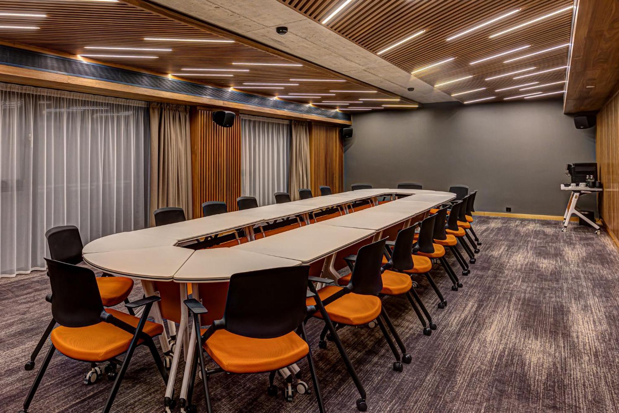 Hotel Vibre Cluj-Napoca Exterior foto The meeting room of the UNWTO headquarters