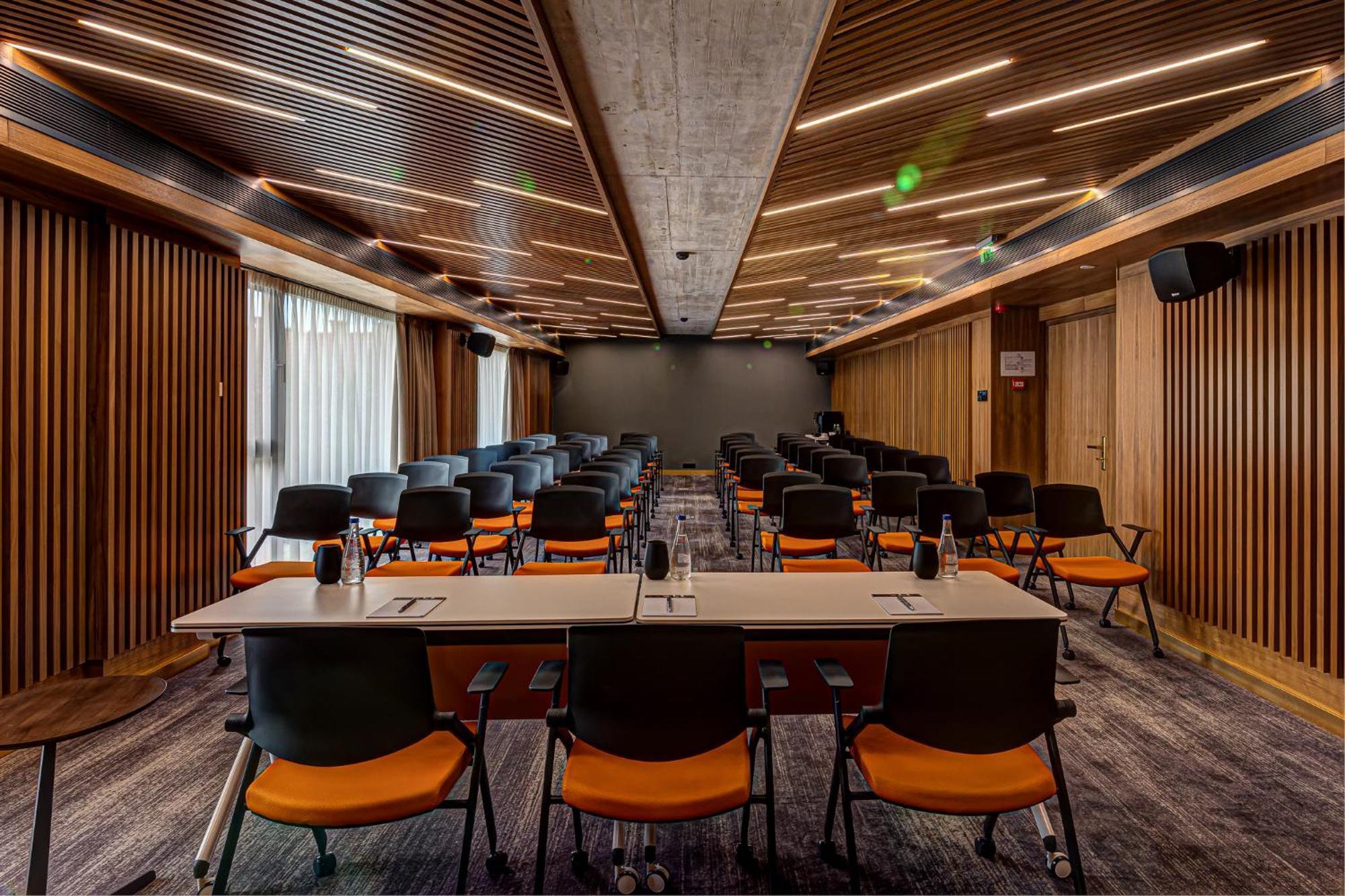 Hotel Vibre Cluj-Napoca Exterior foto Meeting room