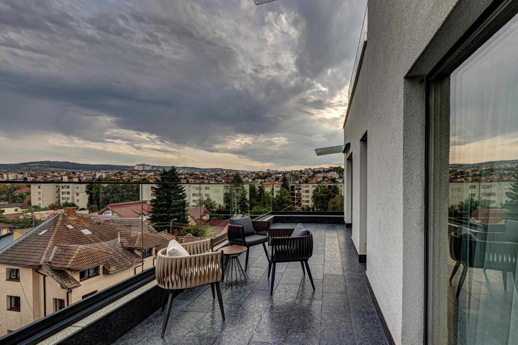Hotel Vibre Cluj-Napoca Exterior foto View from the rooftop