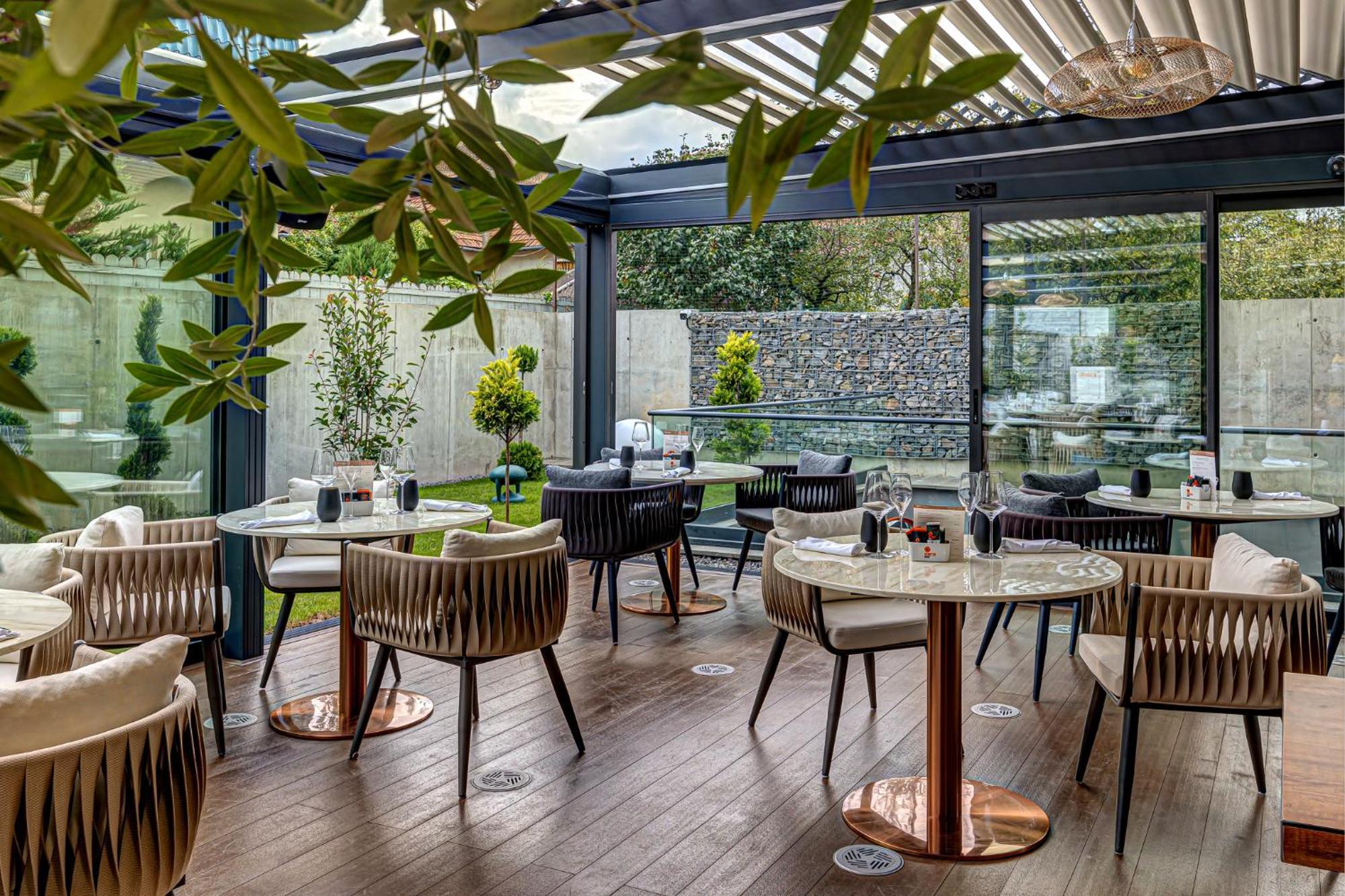 Hotel Vibre Cluj-Napoca Exterior foto The Terrace