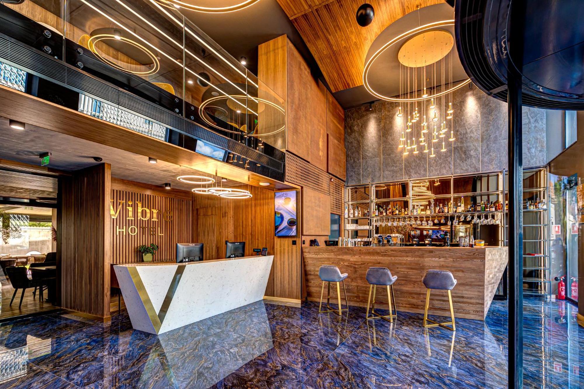 Hotel Vibre Cluj-Napoca Exterior foto Lobby